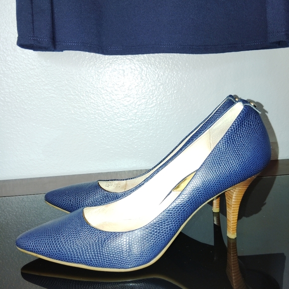 Michael Kors Navy Blue Heels - Picture 5 of 16